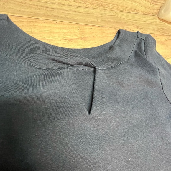 NWT Chicos twisted neck tee. Top 3/4 sleeves. Classic Navy - Picture 3 of 12